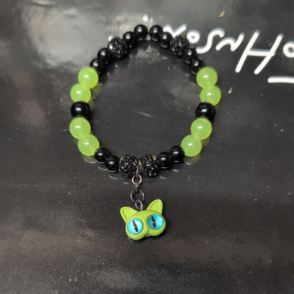 Handmade Jewelry - Green and Black Beaded Glow Bracelet with Cat Charm